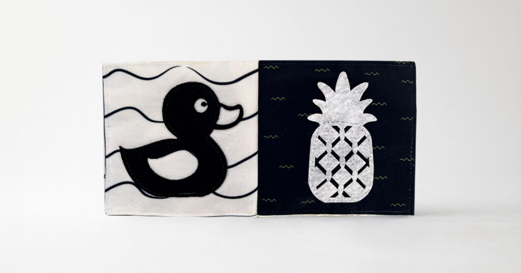 The fabric book “Look Look”