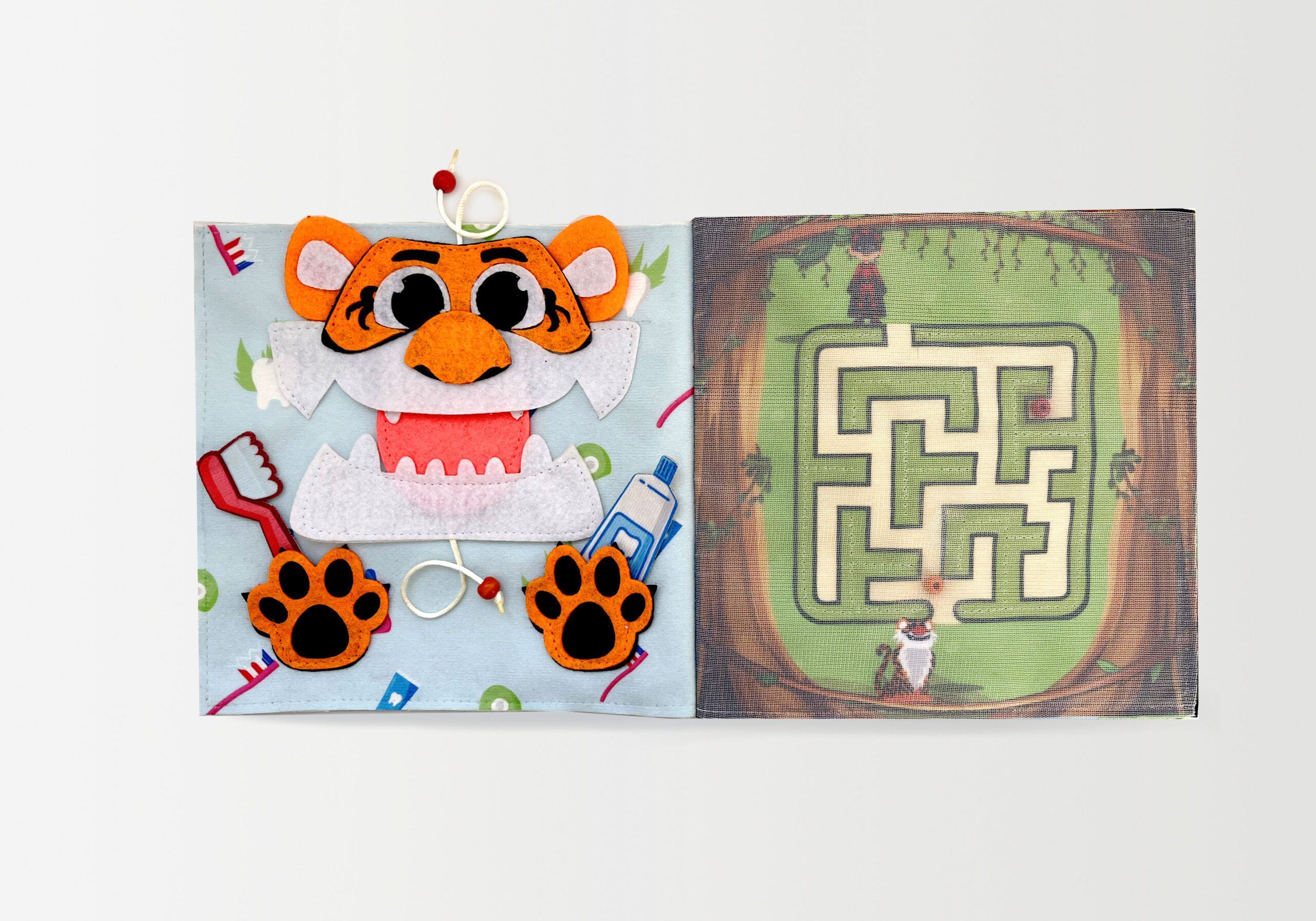 The fabric book Jungle Troubles